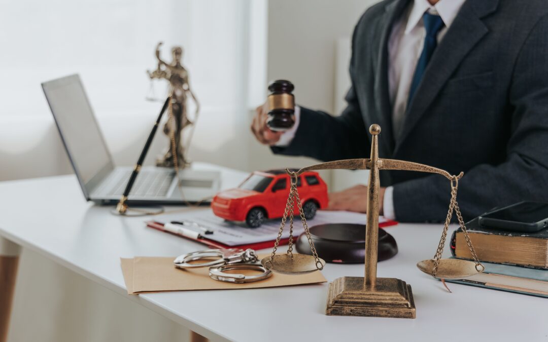 How Can a Car Accident Lawyer Help Me File a UM/UIM Claim?